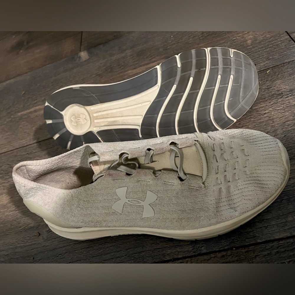 Men's Under Armour tennis shoes